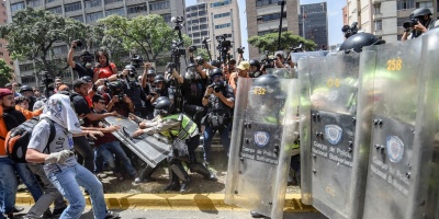 Parlamento venezolano inicia proceso que busca destituir a magistrados