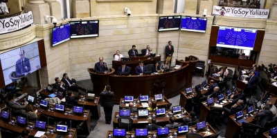 Parlamento venezolano busca destituci�n de magistrados que lo desconocen