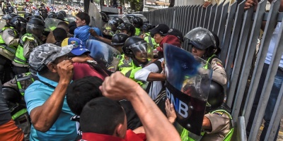 Disturbios durante protesta opositora en Caracas