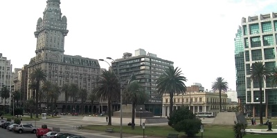 Sirios seguir�n acampados en Plaza Independencia