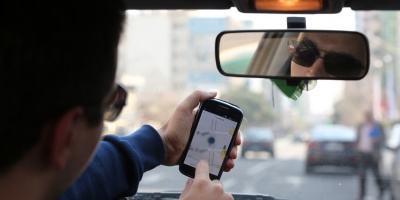Dos d�as de arresto por ser conductor de Uber en Argentina