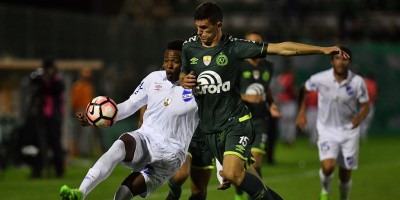 Nacional logr� un valioso empate en Brasil