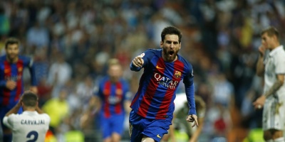Un doblete de Leo Messi al Real Madrid (3-2) pone l�der al Barcelona