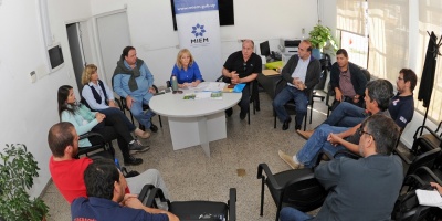 Acuerdo tripartito frena medidas de sindicato Ancap 