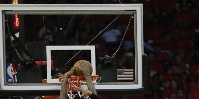 Rockets avanzan en los playoffs, Spurs y Jazz se ponen a un paso