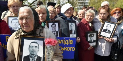 Poroshenko conmemora en Chern�bil el aniversario del accidente nuclear