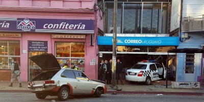 M�vil de la Republicana termin� dentro de un local tras operativo 