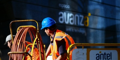 Inician obras para instalaci�n de fibra �ptica en Juan Lacaze