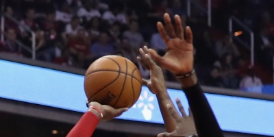 Leonard y Parkers clasifican a Spurs a segunda ronda de playoffs