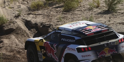 Brit�nico Evans se luce y Ogier se distancia en Rally de Argentina