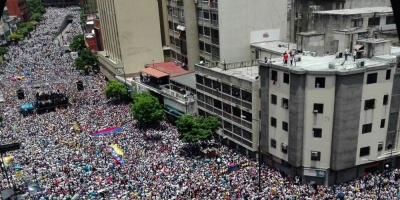 Opositores venezolanos desaf�an a Maduro en marcha
