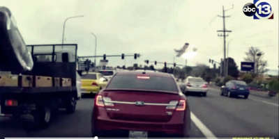 Una avionea cae en autopista de Seattle