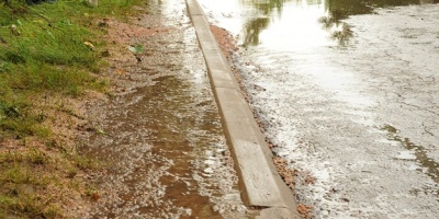 Retornan auto-evacuados por crecida del R�o Cuareim
