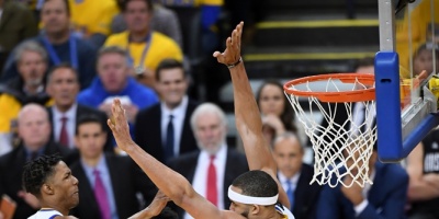 Warriors dan ante Spurs otro paso con vistas a la gran final de NBA