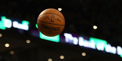 Boston viene de atr�s y derrota a Cleveland para mantenerse en los playoffs