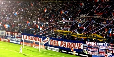 Polic�a incauta 33 banderas de Pe�arol y detiene a parcial tricolor