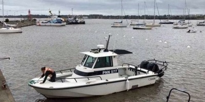 La Armada rescat� dos tripulantes en cercan�as del Balneario Riachuelo