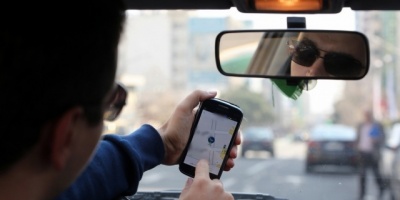 Taxistas de Chile exigen eliminar a Uber y Cabify