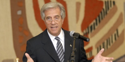 V�zquez inst� al desarme nuclear en Viena