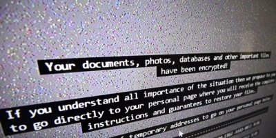 Piratean pantalla de publicidad y pasan escenas porno en Argentina 