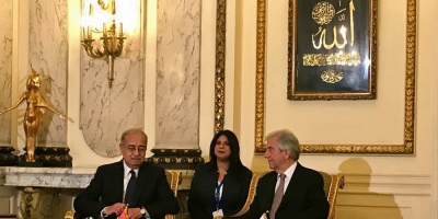 El presidente V�zquez se reuni� en El Cairo con el primer ministro de Egipto, Sherif Ismail