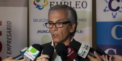 Castillo analiza dejar la direcci�n de Trabajo para asumir cargo en PCU