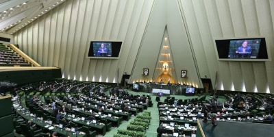 Parlamento iran� bajo ataque terrorista