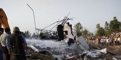 Explosi�n en una f�brica de fuegos artificiales en India causa 25 muertos