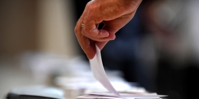 Francia vota en legislativas con movimiento de Macron como favorito