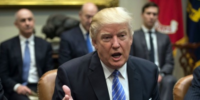 Trump critica la suspensi�n por la justicia de su decreto migratorio