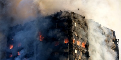 Al menos 12 muertos en el incendio del edificio de apartamentos en Londres