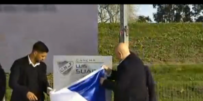 Su�rez emocionado en homenaje de Nacional