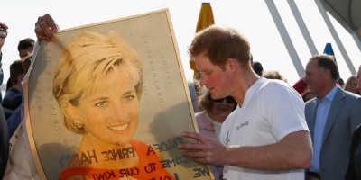 Pr�ncipe Enrique confiesa que funerales de Diana fueron un trauma para �l