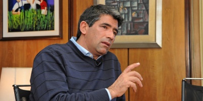 Sendic reconoci� que no es licenciado y que fue un "error haber dejado que se lo pusiera delante del nombre"