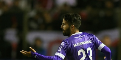 Defensor derrota a Pe�arol de atr�s y pasa la final 