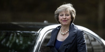 Theresa May admite "la realidad" y tiende la mano a la oposici�n