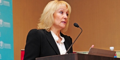 Cosse: "Refinar petr�leo result� m�s beneficioso"