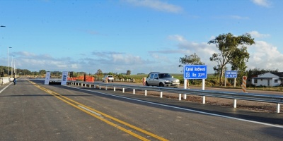 Rossi inaugur� puente de ruta 9 sobre el canal Andreoni