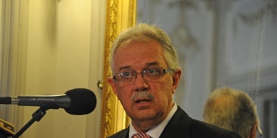 Ministro de Defensa Jorge Men�ndez coordina reuni�n con Jos� Mujica