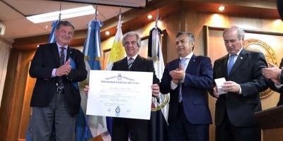 V�zquez recibi� t�tulo Honoris Causa de la Universidad de Cuyo
