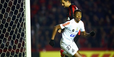 Corinthians se afianza como l�der del Brasileirao