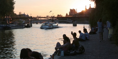 Canal parisino habilitado para ba�arse fue cerrado por la contaminaci�n