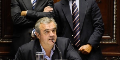 Larra�aga respaldar� eliminar impuesto a jubilaciones