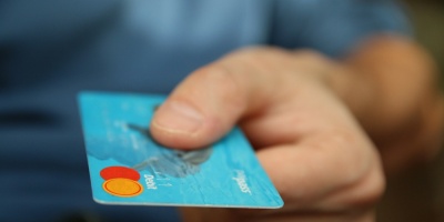 Aranceles de tarjetas de d�bito bajar�n a 1,5%