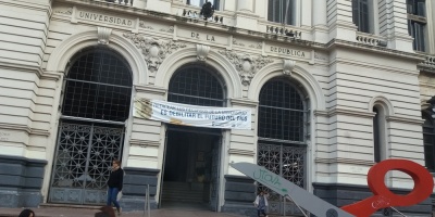 Funcionarios de la UdelaR realizan paro 