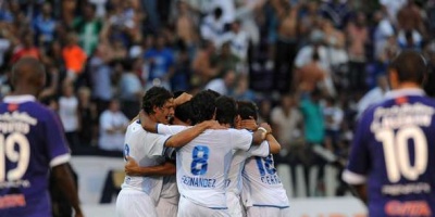 V�lez empat� y alcanz� a River Plate