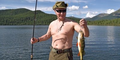 Putin aparece en la televisi�n rusa pescando, de excursi�n y bronce�ndose