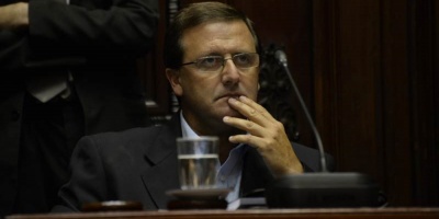 De Le�n reconoci� los gastos de tarjetas corporativas en ALUR