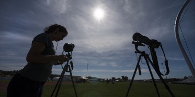 Eclipse total de sol sobre la costa oeste de Estados Unidos