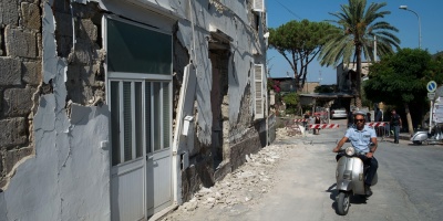 Dos muertos, 42 heridos y ms de 2.000 evacuados tras sismo en Ischia